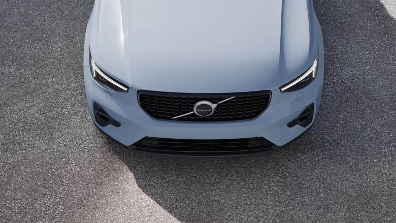 Volvo XC40 2.0 B4P Plus Pro Dark 5dr Auto Petrol Estate